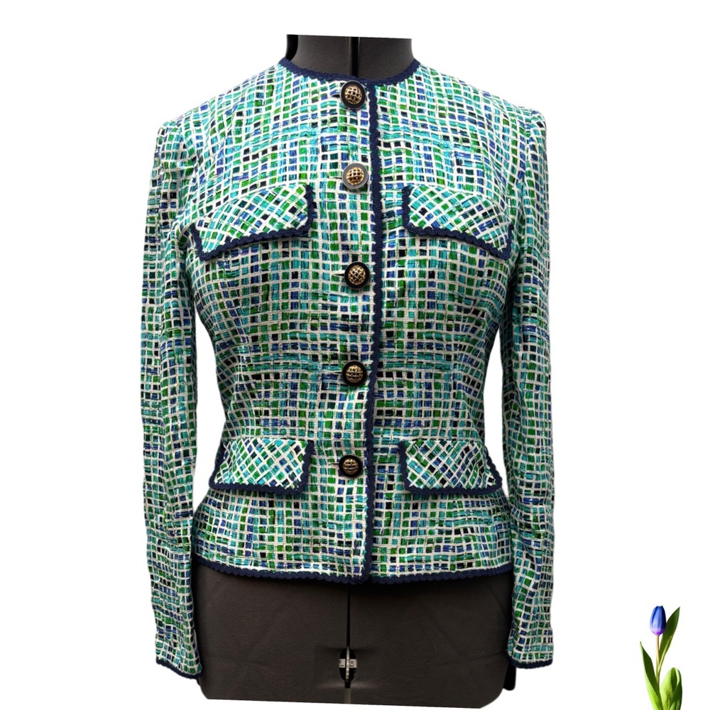 Safe silk by Adrianna Papell 100 % silk Blazer / Jacket 
Size 6